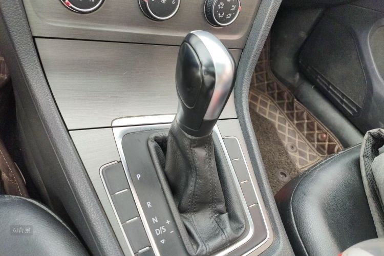 Volkswagen Golf 2016 car image #16