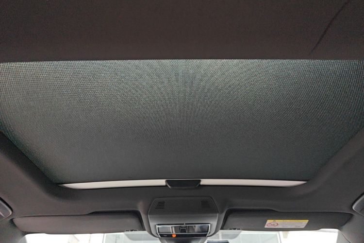Volkswagen Golf 2021 car image #18
