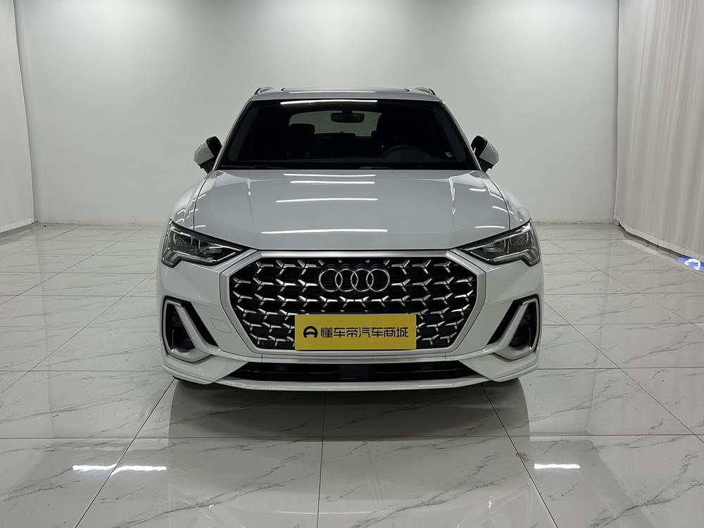 Audi Q3 2025 car image #2