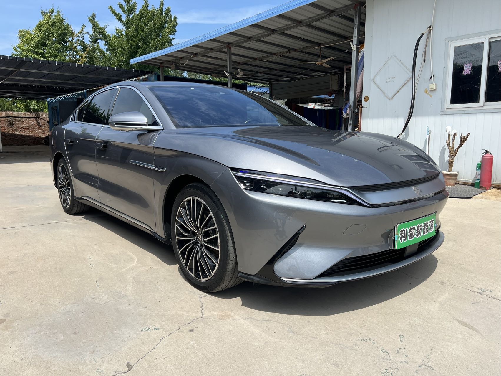 BYD Han 2023 immagine di auto #3