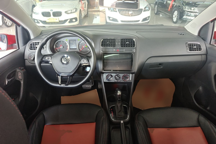 Volkswagen Polo 2016 car image #10