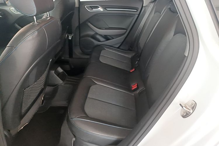 Audi A3 2018 car image #17