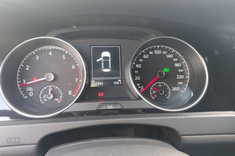 Volkswagen Golf 2018 car image #13
