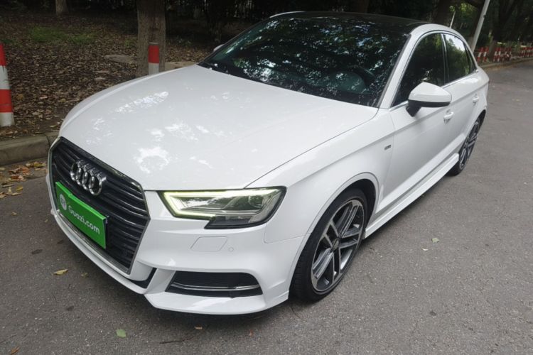 Audi A3 2018 car image #2