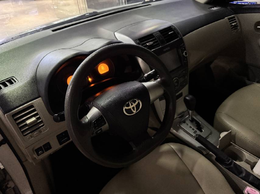 Toyota Corolla 2013 car image #9