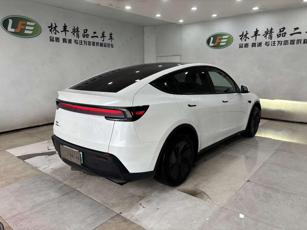 Tesla Model Y 2026 #7 Tesla Model Y 2026 immagine di auto #7