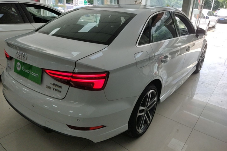 Audi A3 2018 car image #7