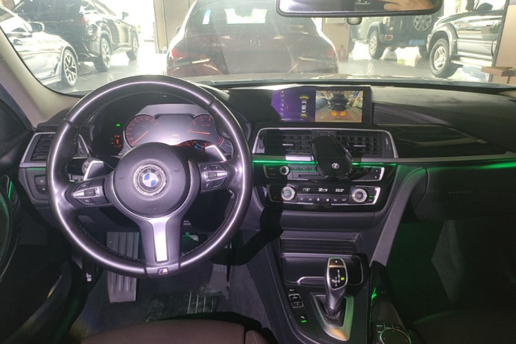 BMW 3 Series 2018 #11 BMW 3 Series 2018 car image #11