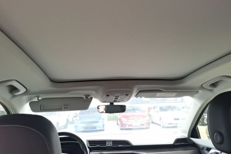 Audi Q3 2021 car image #18