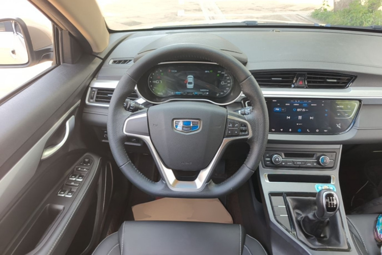 GEELY Emgrand 2018 car image #11