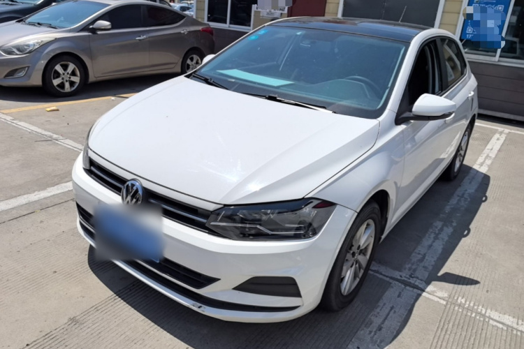 Volkswagen Polo 2020 car image #2