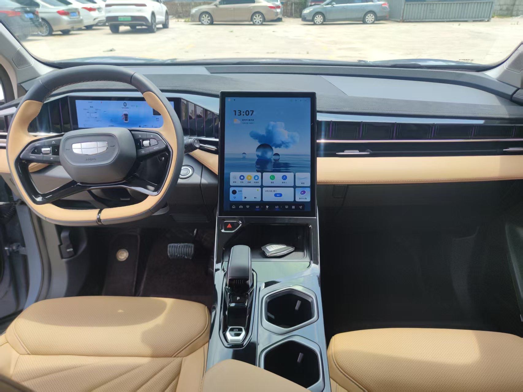GEELY Boyue L 2023 car image #4