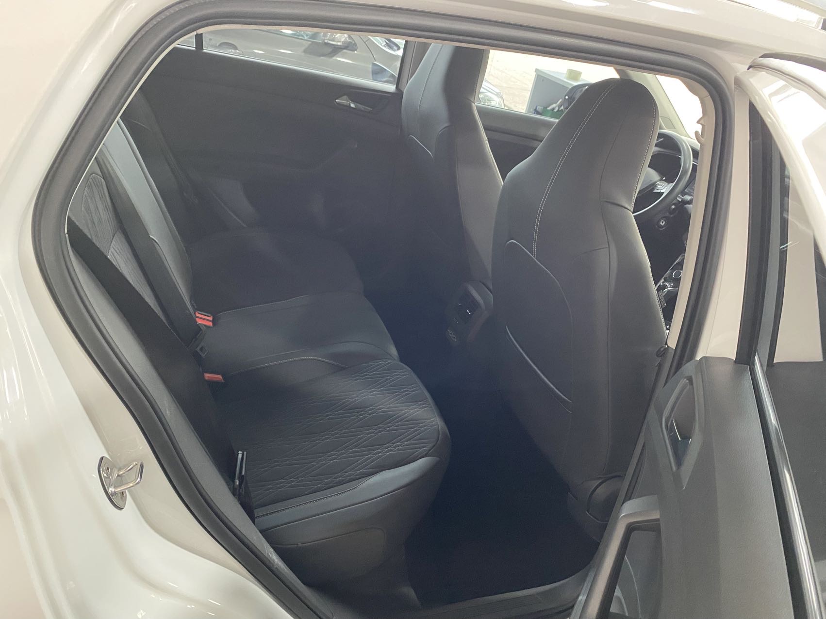 Volkswagen T-Cross 2020 #14 Volkswagen T-Cross 2020 صورة سيارة #14