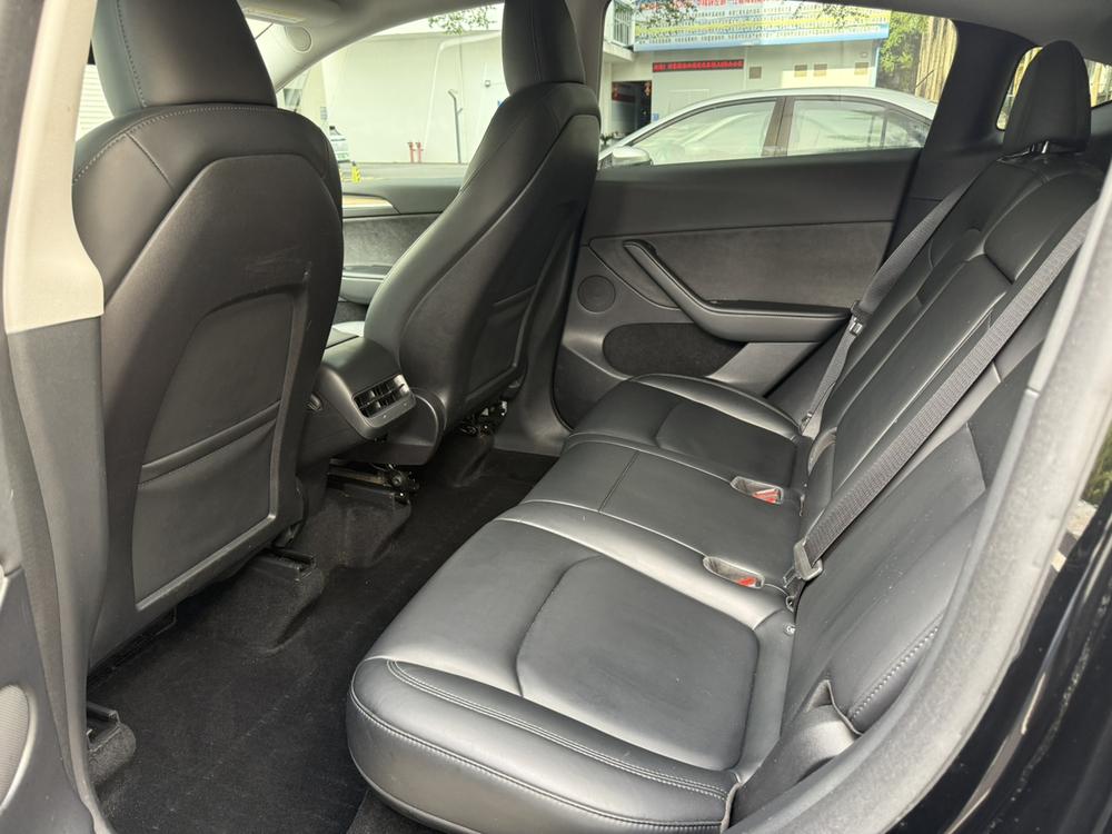 Tesla Model Y 2022 immagine di auto #11