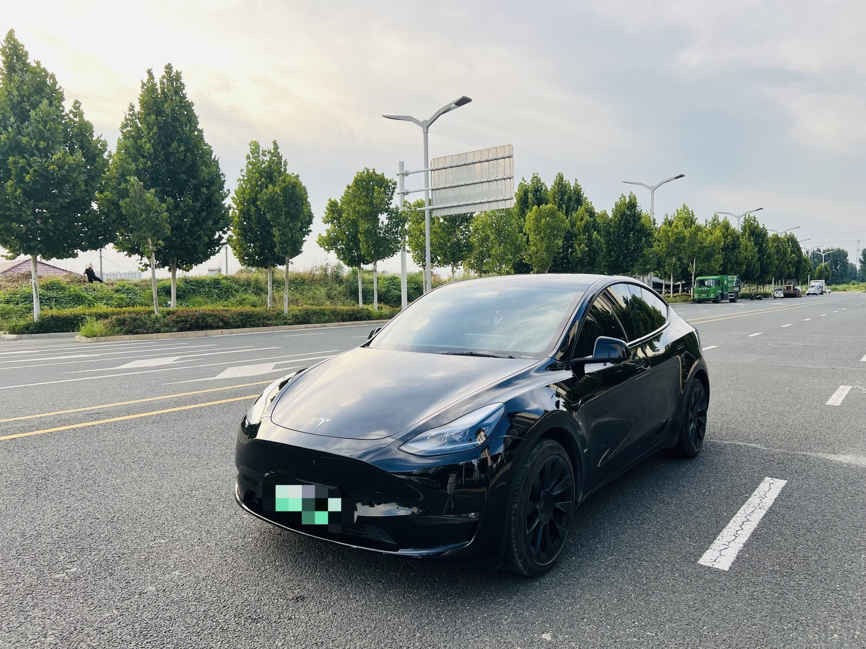 Tesla Model Y 2022 car image 