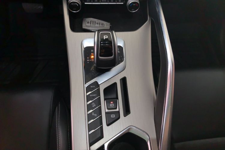 GEELY Coolray 2019 image de voiture #14