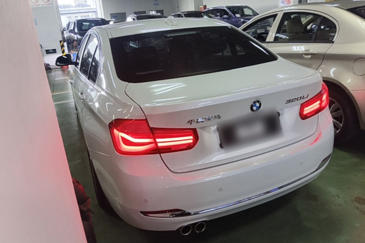 BMW 3 Series 2017 #5 BMW 3 Series 2017 car image #5