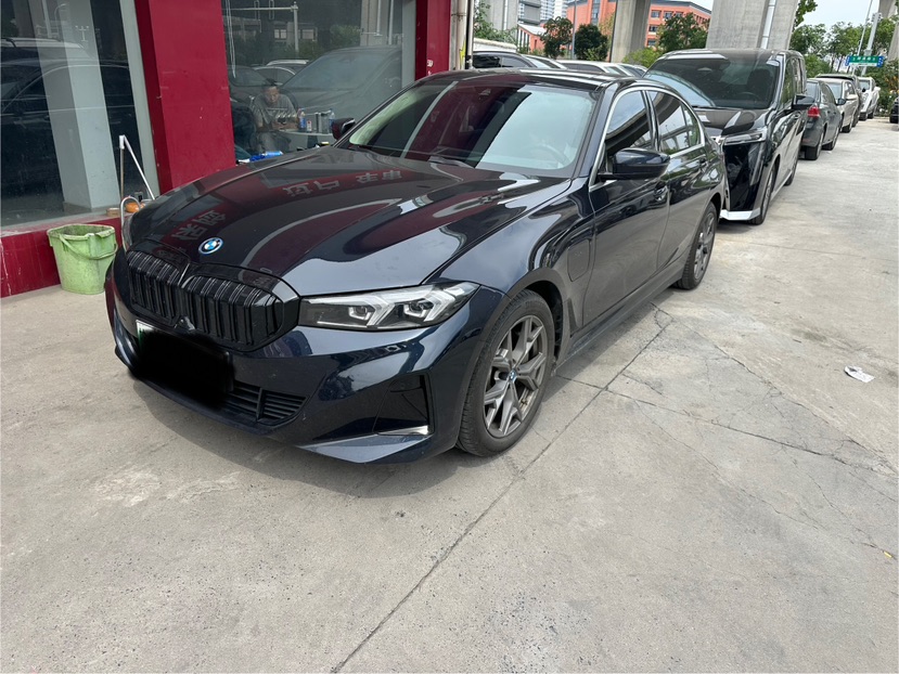 BMW i3 2023 car image 