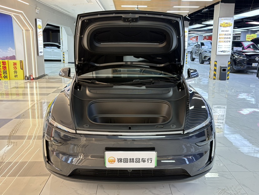 Tesla Model Y 2025 #21 Tesla Model Y 2025 immagine di auto #21