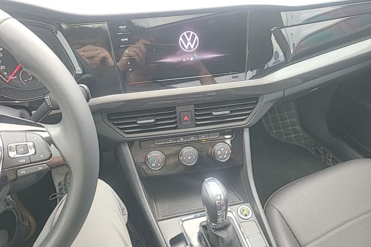 Volkswagen Bora 2022 car image #13