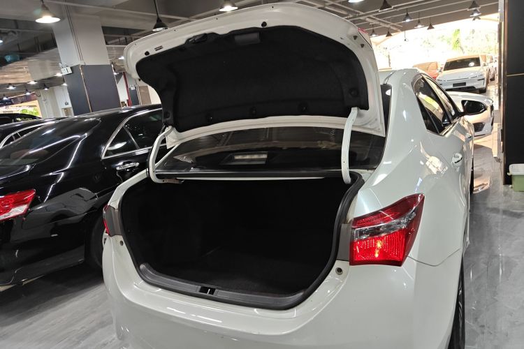 Toyota Corolla 2018 immagine di auto #19