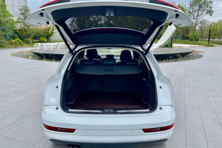 Audi Q3 2016 immagine di auto #28
