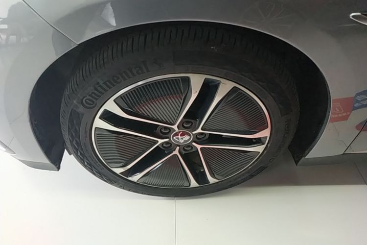 BYD Han 2023 car image #9