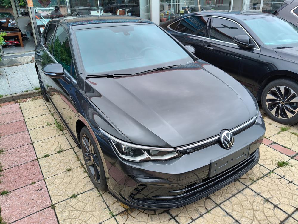 Volkswagen Golf 2023 car image #3
