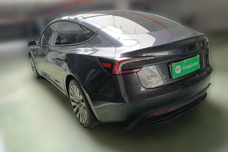Tesla Model 3 2025 car image #5
