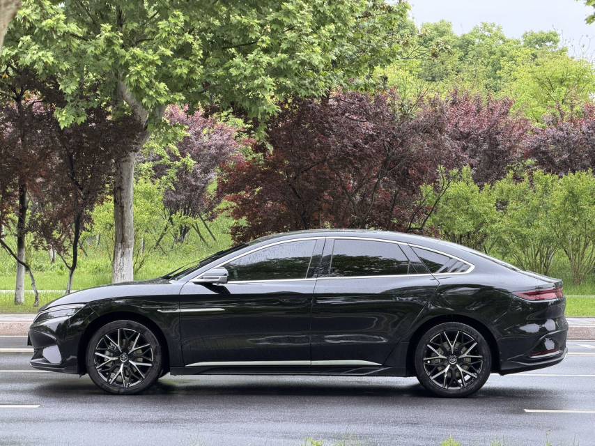 BYD Han 2024 car image #8