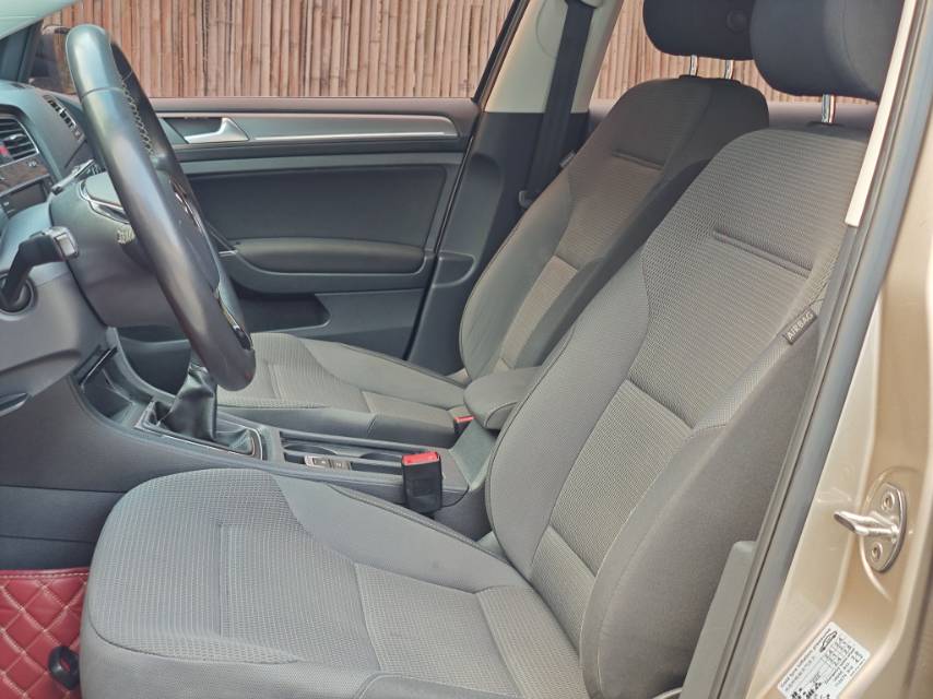 Volkswagen Golf 2018 car image #6