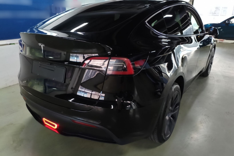 Tesla Model Y 2023 #7 Tesla Model Y 2023 car image #7
