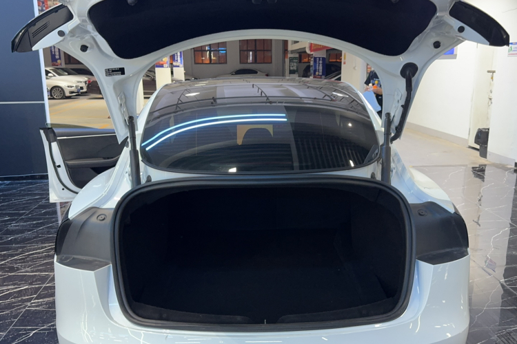 Tesla Model 3 2024 #17 Tesla Model 3 2024 car image #17