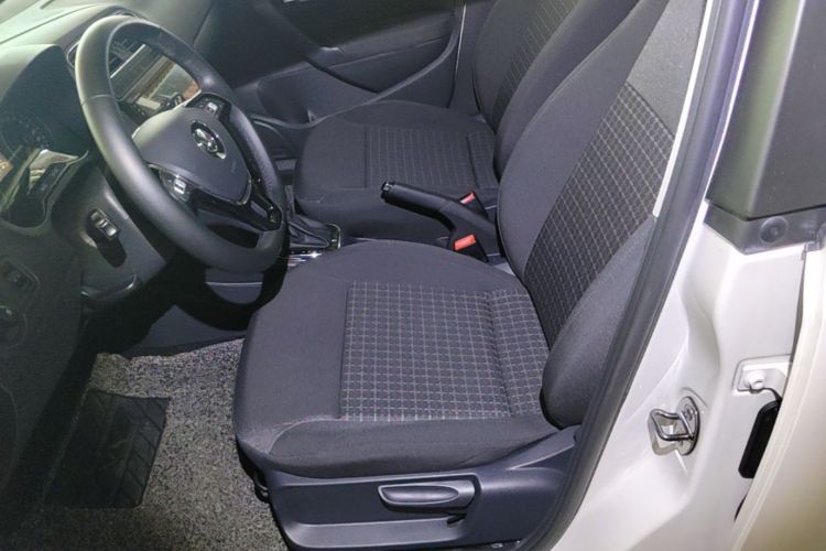 Volkswagen Polo 2016 car image #15