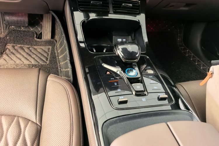 BYD Han 2023 car image #14