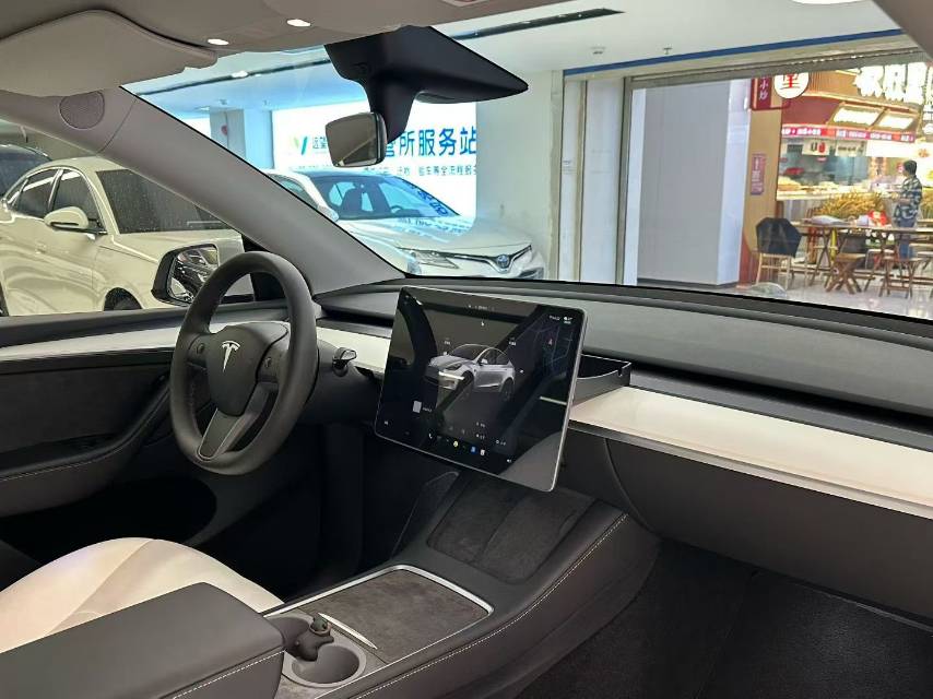 Tesla Model Y 2022 #9 Tesla Model Y 2022 car image #9