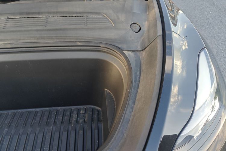 Tesla Model Y 2021 car image #27