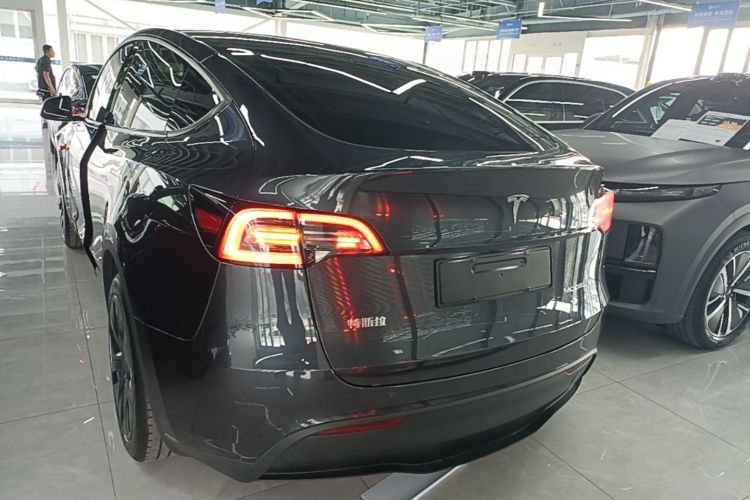 Tesla Model Y 2024 car image #4