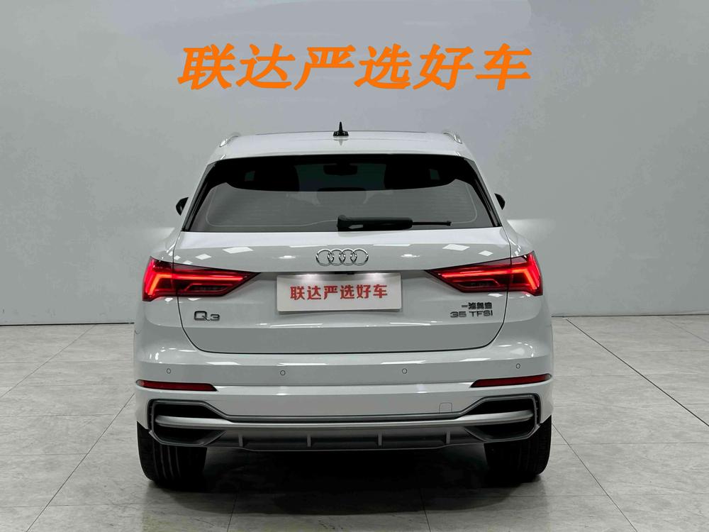 Audi Q3 2022 car image #5