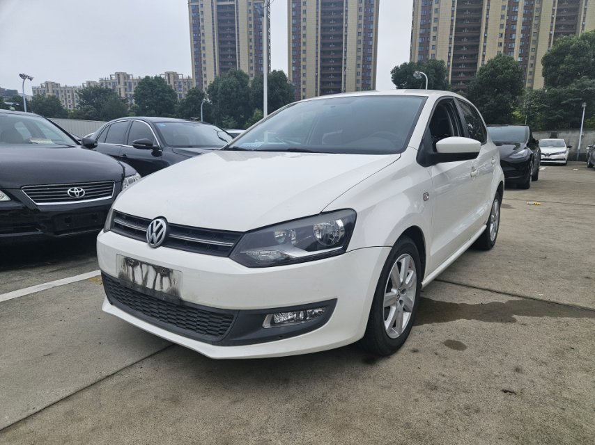 Volkswagen Polo 2013 Volkswagen Polo 2013 car image
