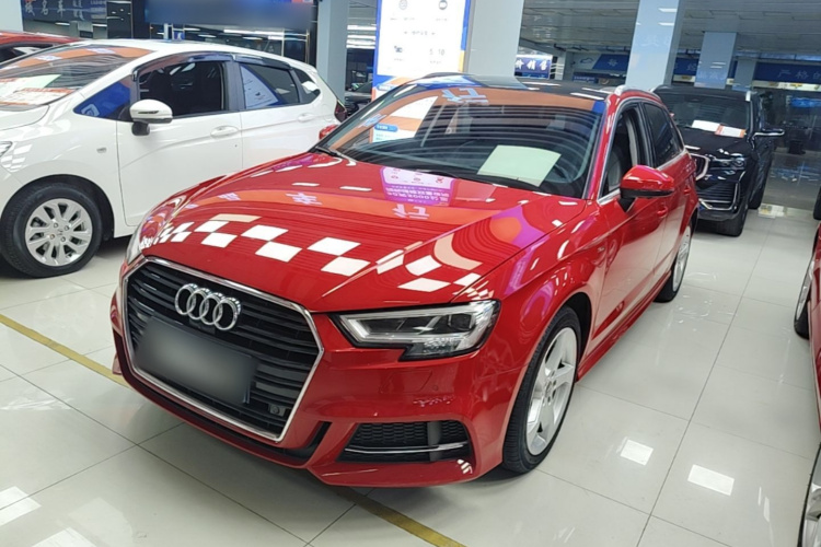 Audi A3 2019 immagine di auto #2