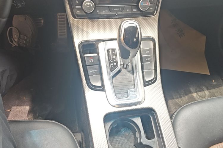 GEELY Emgrand GS 2016 car image #14