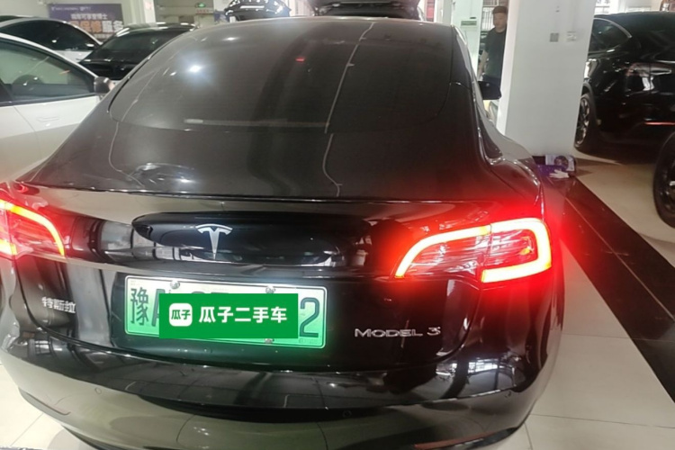 Tesla Model 3 2023 car image #4