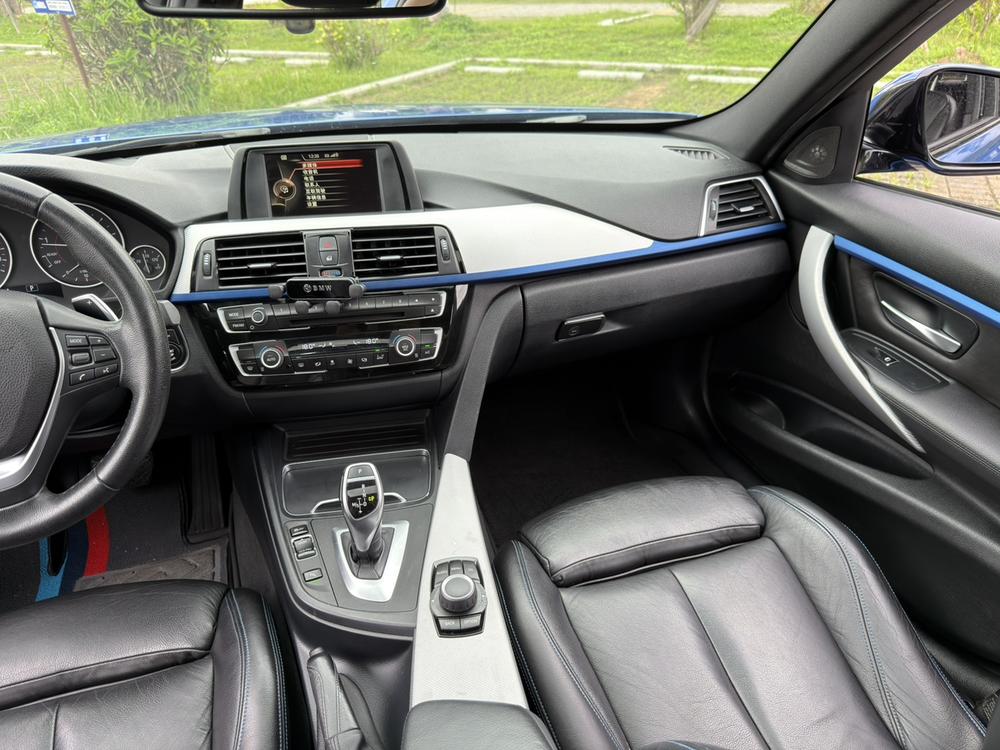 BMW 3 Series 2017 car image #13