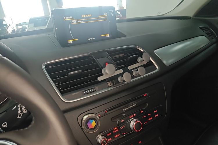 Audi Q3 2017 #17 Audi Q3 2017 car image #17