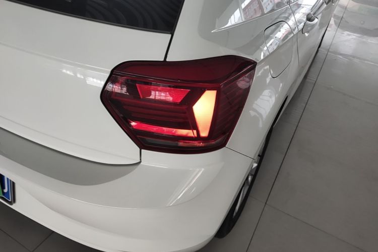 Volkswagen Polo 2021 car image #3