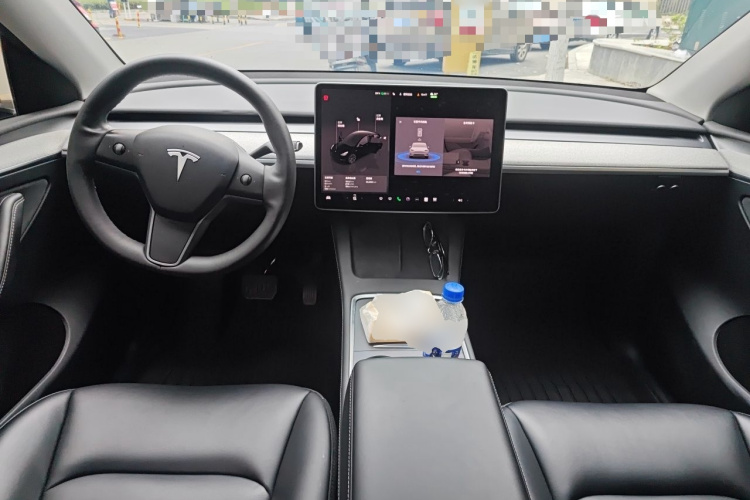 Tesla Model Y 2024 #7 Tesla Model Y 2024 car image #7