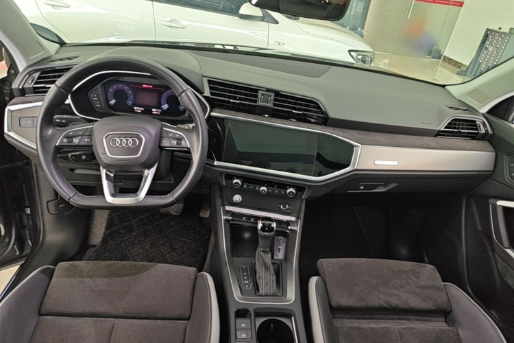 Audi Q3 2019 #11 Audi Q3 2019 car image #11