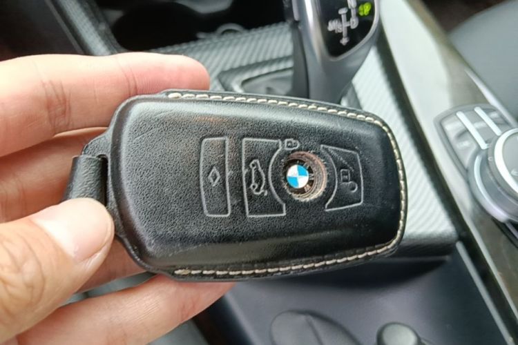 BMW 3 Series 2017 #9 BMW 3 Series 2017 car image #9