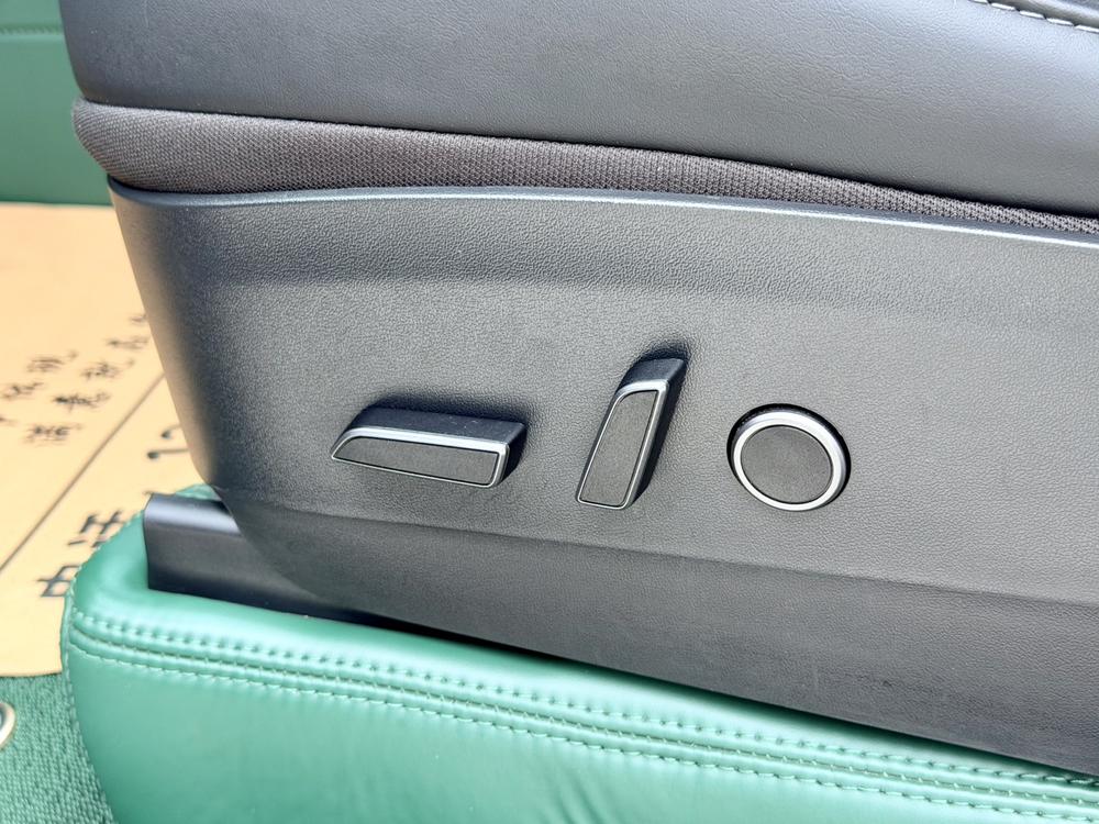 Tesla Model Y 2021 #12 Tesla Model Y 2021 car image #12